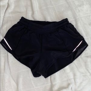 Black Lululemon Hotty Hot Shorts 2.5